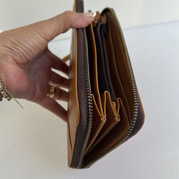 Montana Hudson Zip Around Leather Brown Wallet Coin Zip Credit Card Slots Large - Picture 4 of 12